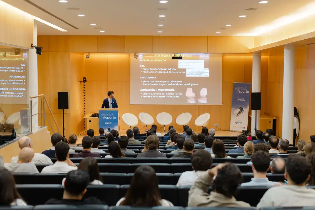 Asistentes al curso SEROD y Deporte en el Colegio Oficial de Arquitectos de Granada