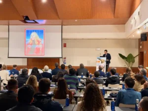 Dr. José Luis Martín Alguacil durante su ponencia ante los asistentes a JICAR 2026 en Málaga